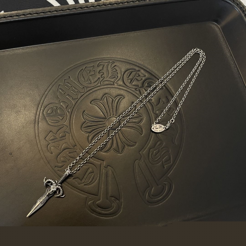 Ch**me He**ts necklaces